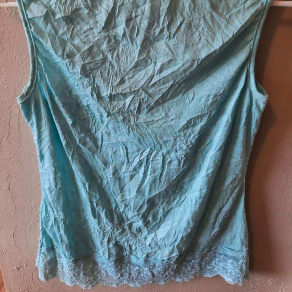 Women's size Medium tank top. - Picture 2 of 3